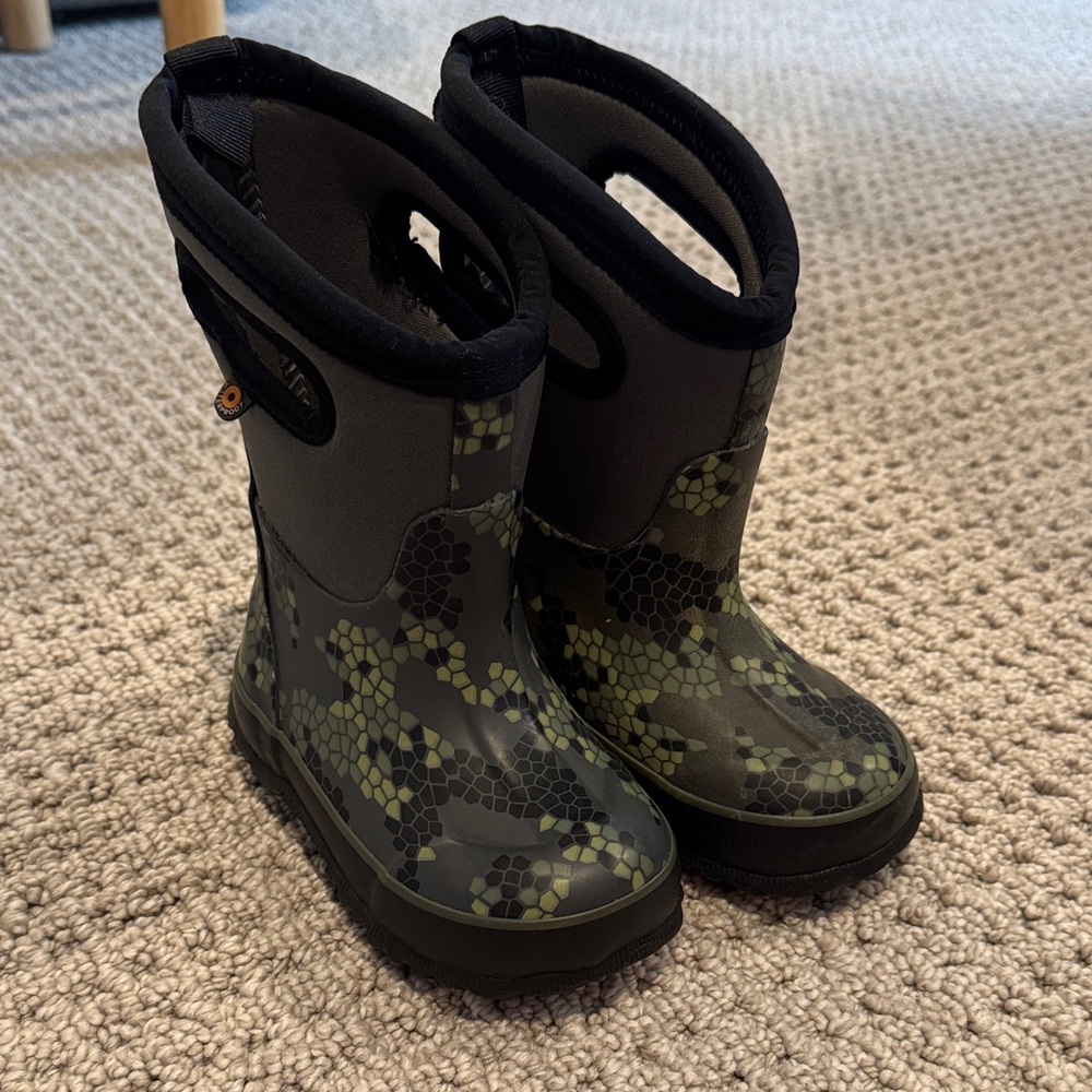 BOGS Kids Green Camo Waterproof Rain Boots